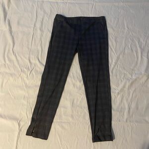 SOHO Apparel Ltd. Gray pattern dress pants size Large